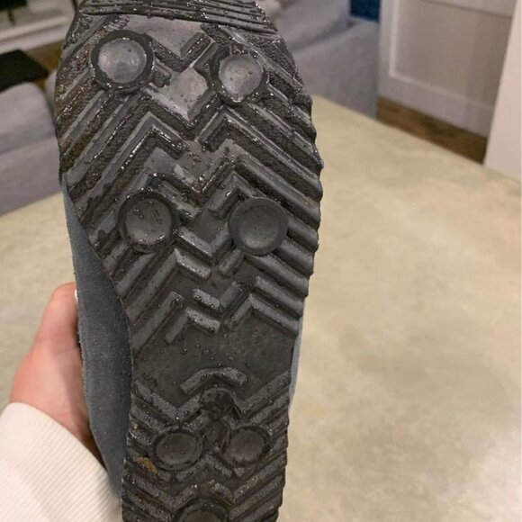 MOUNTAIN Wearhouse boys winter boots. Size 5. NWOT. - Picture 6 of 8